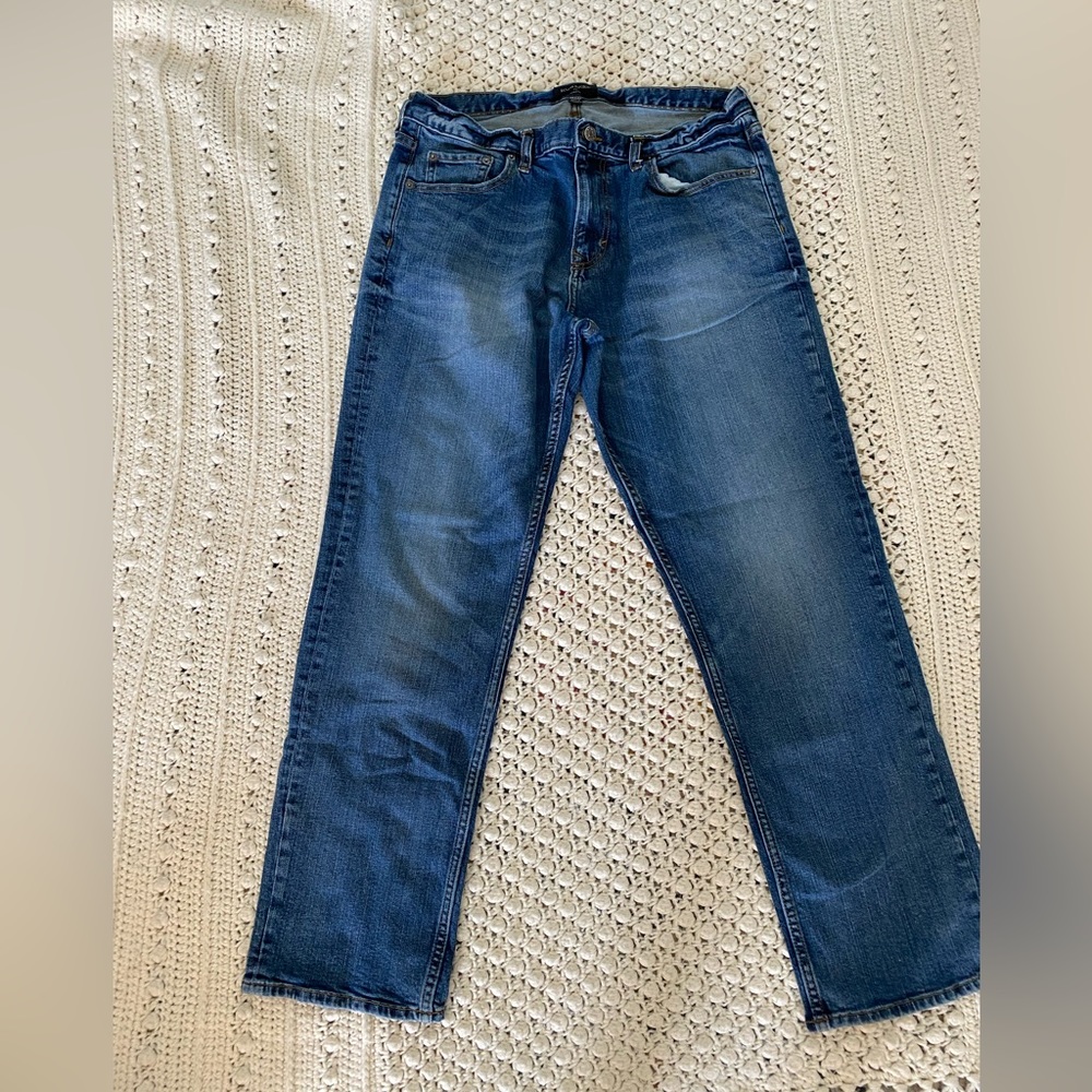 Banana Republic Factory Men’s Athletic cut Jeans EUC 36x32